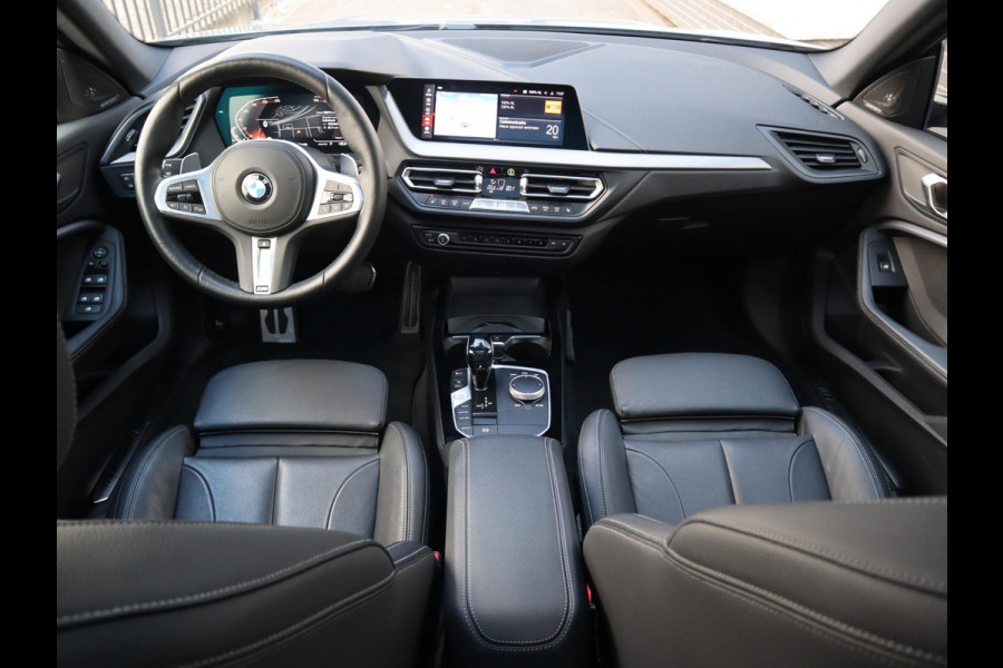 BMW 2 Serie Gran Coupé 220i M-Sport High Executive | Panodak | Stuurwiel verwarmd | ambient |