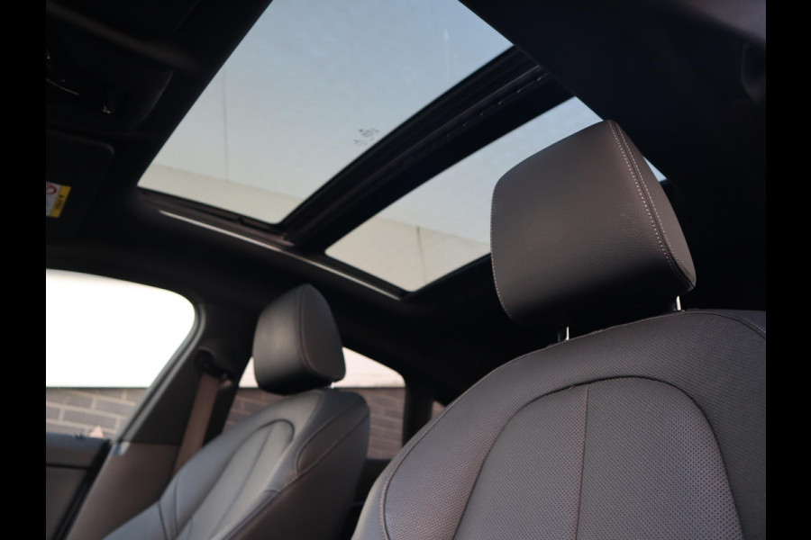 BMW 2 Serie Gran Coupé 220i M-Sport High Executive | Panodak | Stuurwiel verwarmd | ambient |