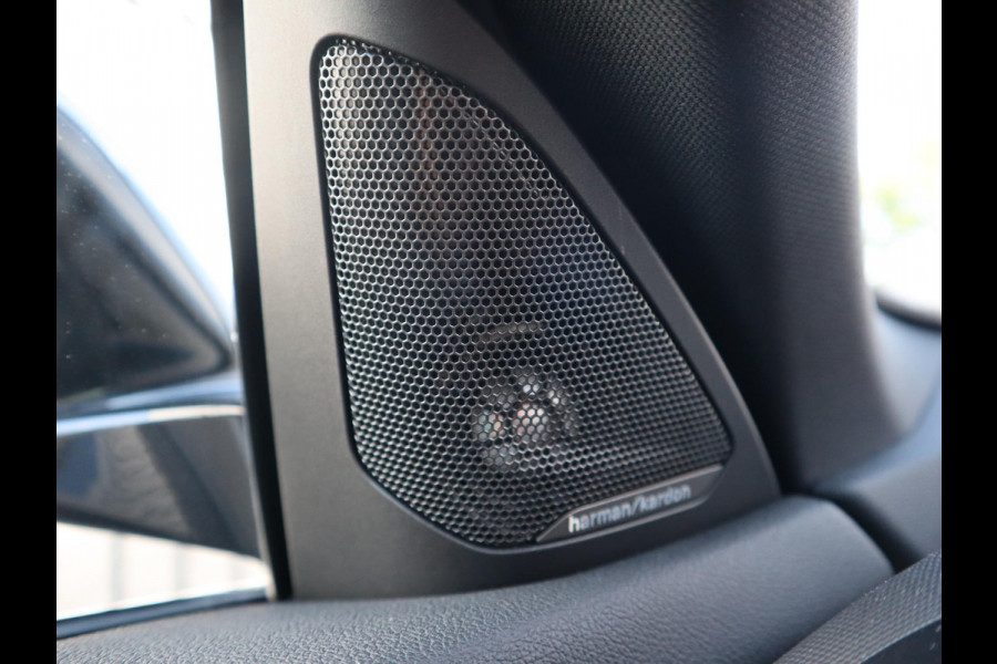 BMW 2 Serie Gran Coupé 220i M-Sport High Executive | Panodak | Stuurwiel verwarmd | ambient |