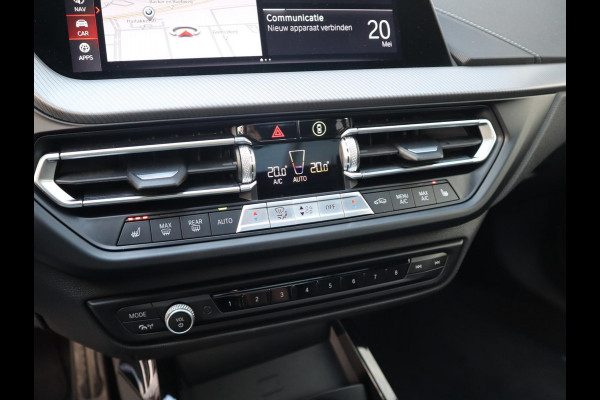 BMW 2 Serie Gran Coupé 220i M-Sport High Executive | Panodak | Stuurwiel verwarmd | ambient |