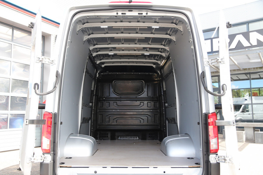Volkswagen Crafter 50 2.0 TDI 177 | Aut. | 2x Schuifdeur | Standkachel | Massage | Airco..