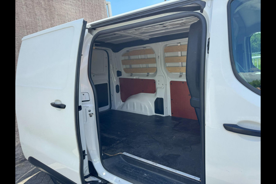 Peugeot Expert 2.0 BlueHDI 120 Standard Premium TREKHAAK / PDC V+A / CAMERA / NAVI / CARPLAY / SIDEBARS / CRUISE / 4-RIJMODUSSEN