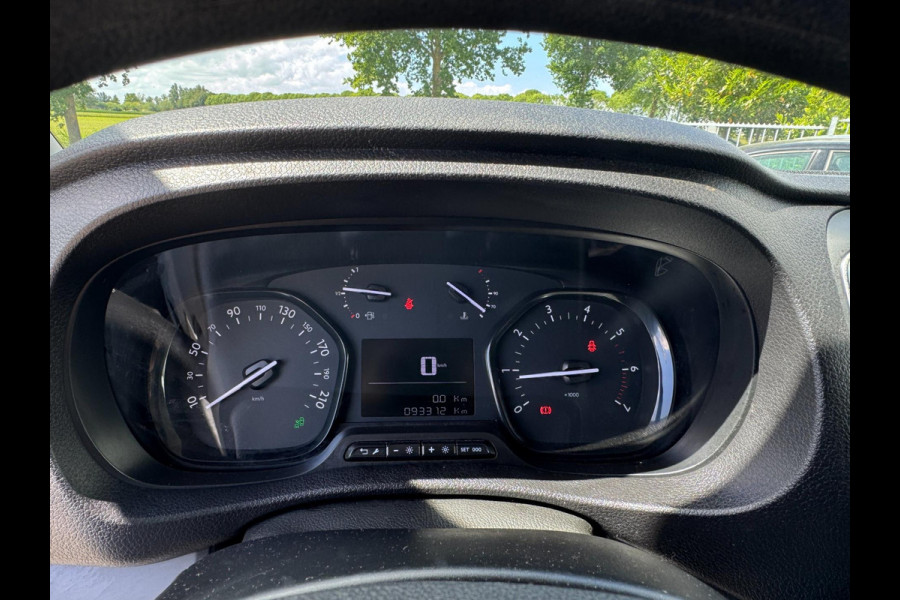Peugeot Expert 2.0 BlueHDI 120 Standard Premium TREKHAAK / PDC V+A / CAMERA / NAVI / CARPLAY / SIDEBARS / CRUISE / 4-RIJMODUSSEN