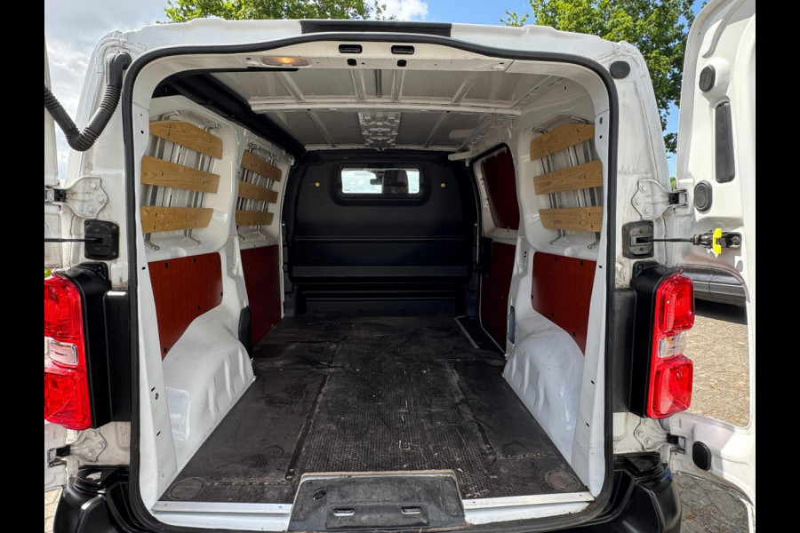 Peugeot Expert 2.0 BlueHDI 120 Standard Premium TREKHAAK / PDC V+A / CAMERA / NAVI / CARPLAY / SIDEBARS / CRUISE / 4-RIJMODUSSEN