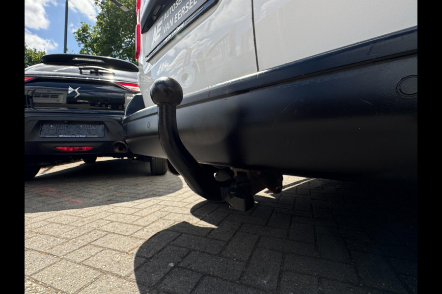 Peugeot Expert 2.0 BlueHDI 120 Standard Premium TREKHAAK / PDC V+A / CAMERA / NAVI / CARPLAY / SIDEBARS / CRUISE / 4-RIJMODUSSEN