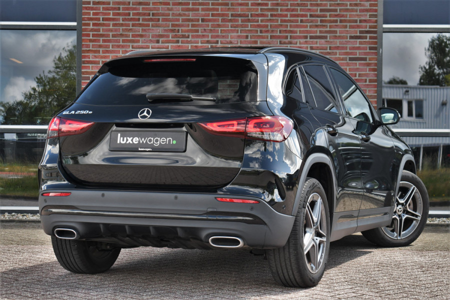 Mercedes-Benz GLA 250 e AMG Pano Night Camera m-LED
