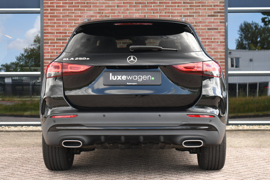 Mercedes-Benz GLA 250 e AMG Pano Night Camera m-LED