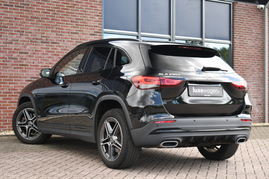 Mercedes-Benz GLA 250 e AMG Pano Night Camera m-LED