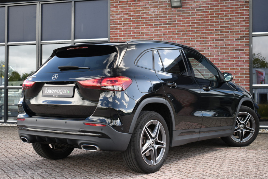 Mercedes-Benz GLA 250 e AMG Pano Night Camera m-LED