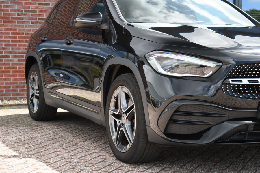 Mercedes-Benz GLA 250 e AMG Pano Night Camera m-LED