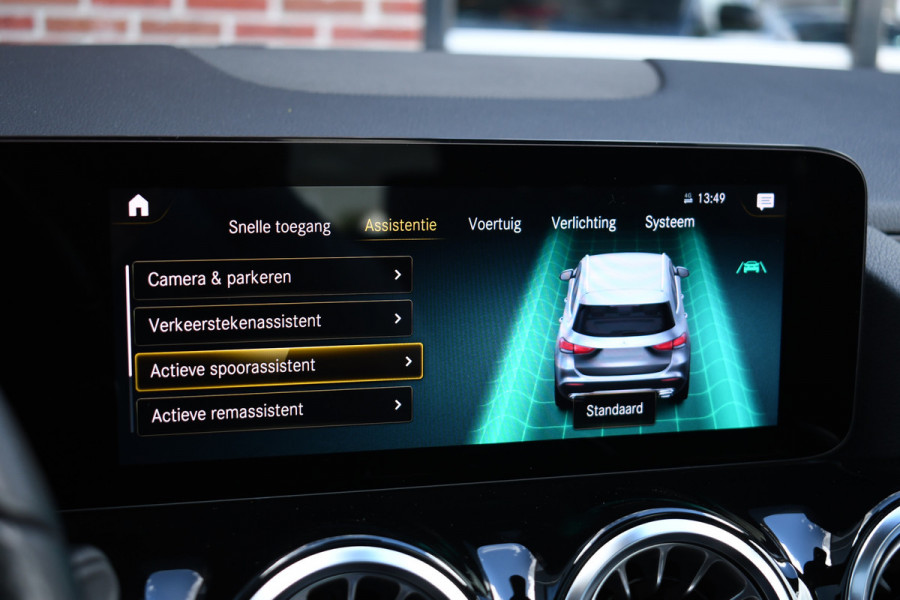 Mercedes-Benz GLA 250 e AMG Pano Night Camera m-LED