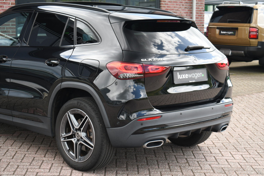 Mercedes-Benz GLA 250 e AMG Pano Night Camera m-LED