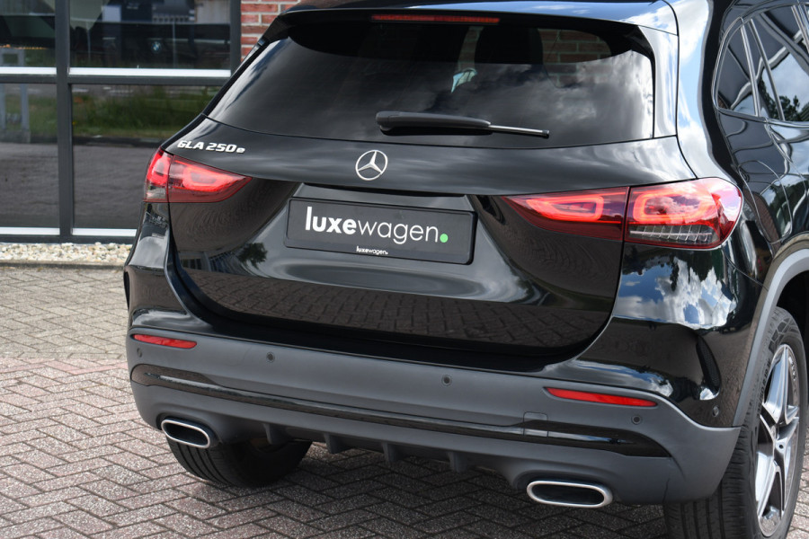 Mercedes-Benz GLA 250 e AMG Pano Night Camera m-LED