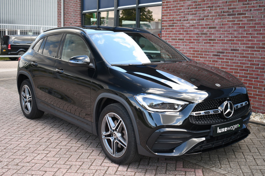 Mercedes-Benz GLA 250 e AMG Pano Night Camera m-LED