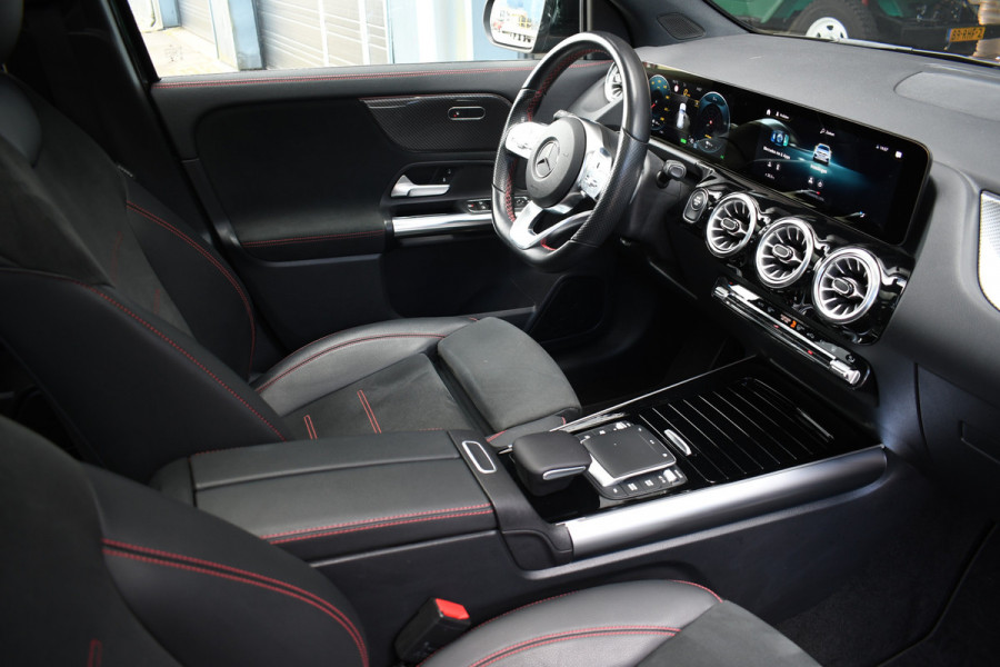 Mercedes-Benz GLA 250 e AMG Pano Night Camera m-LED
