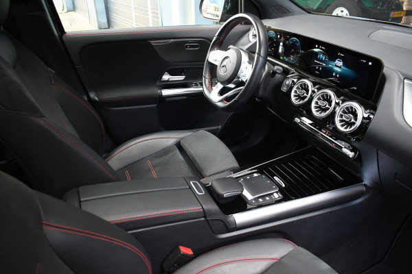 Mercedes-Benz GLA 250 e AMG Pano Night Camera m-LED