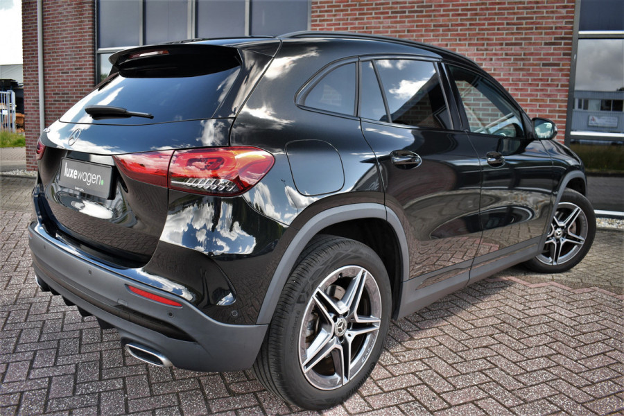 Mercedes-Benz GLA 250 e AMG Pano Night Camera m-LED