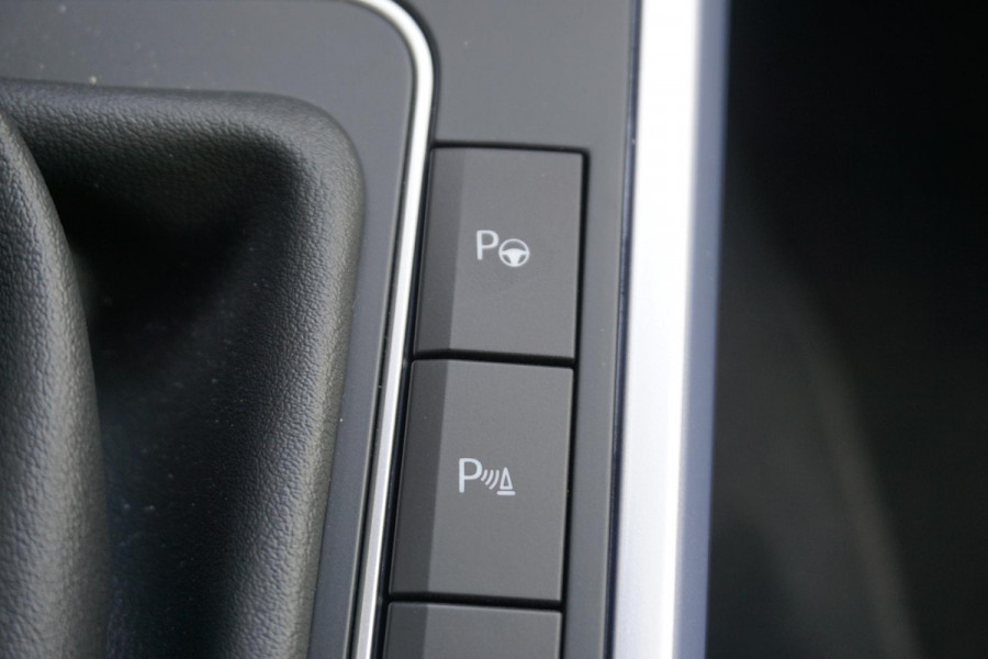 Seat Arona 1.0 EcoTSI 115PK FR/Automaat/ Two-Color/ Virtual Cockpit/Camera/17Inch.LMV