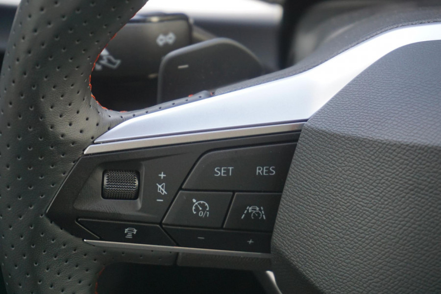 Seat Arona 1.0 EcoTSI 115PK FR/Automaat/ Two-Color/ Virtual Cockpit/Camera/17Inch.LMV