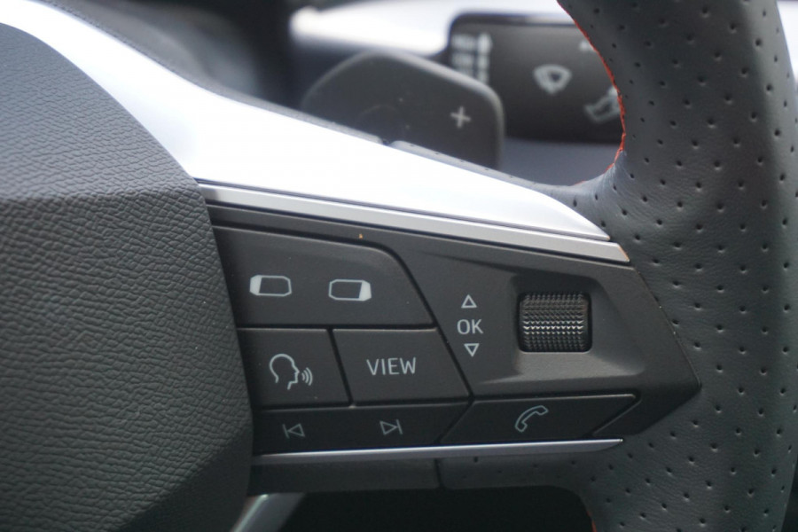 Seat Arona 1.0 EcoTSI 115PK FR/Automaat/ Two-Color/ Virtual Cockpit/Camera/17Inch.LMV