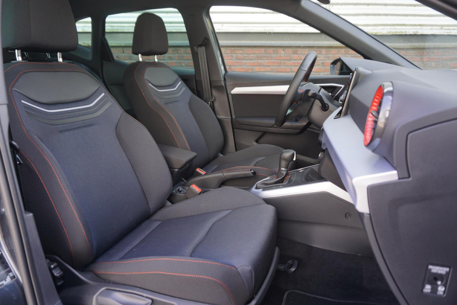 Seat Arona 1.0 EcoTSI 115PK FR/Automaat/ Two-Color/ Virtual Cockpit/Camera/17Inch.LMV