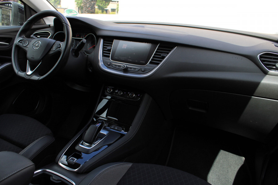 Opel Grandland X 1.6 Turbo Hybrid4 Ultimate | Trekhaak | Camera | Stoelverwarming