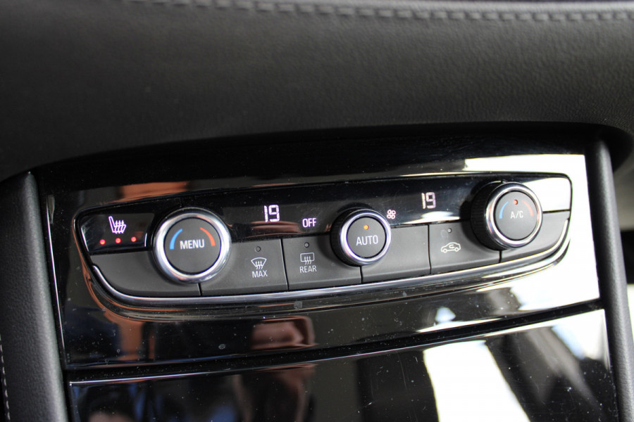 Opel Grandland X 1.6 Turbo Hybrid4 Ultimate | Trekhaak | Camera | Stoelverwarming