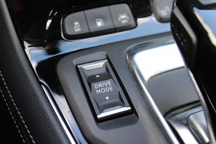 Opel Grandland X 1.6 Turbo Hybrid4 Ultimate | Trekhaak | Camera | Stoelverwarming