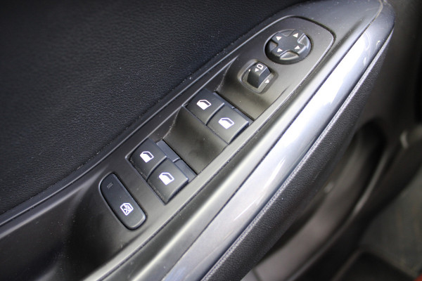 Opel Grandland X 1.6 Turbo Hybrid4 Ultimate | Trekhaak | Camera | Stoelverwarming