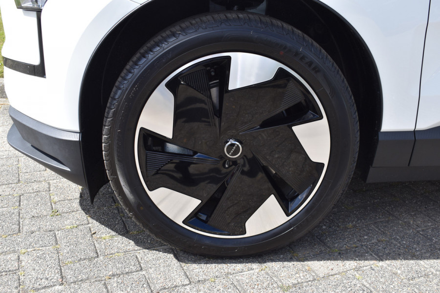 Volvo EX30 Single Motor Extended Range Plus 69 kWh | H&k | ACC | BLIS | Camera | Stoelverwarming | 19"LMV
