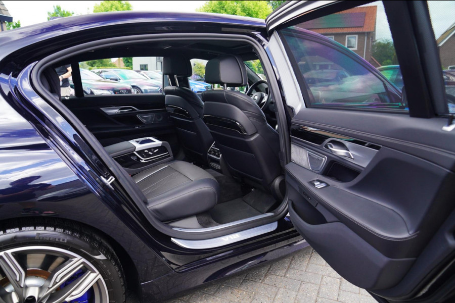 BMW 7 Serie M760Li xDrive High Executive | Massage | TV | Koelbox | HuD | BMW Drive Assisted | 360 cam | Stoelkoeling | Bowers |