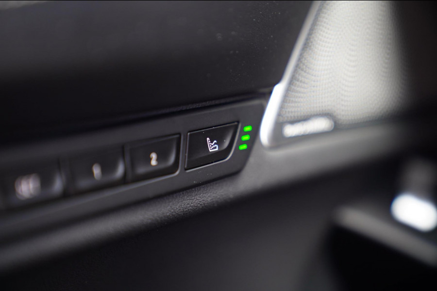 BMW 7 Serie M760Li xDrive High Executive | Massage | TV | Koelbox | HuD | BMW Drive Assisted | 360 cam | Stoelkoeling | Bowers |