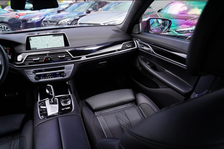 BMW 7 Serie M760Li xDrive High Executive | Massage | TV | Koelbox | HuD | BMW Drive Assisted | 360 cam | Stoelkoeling | Bowers |