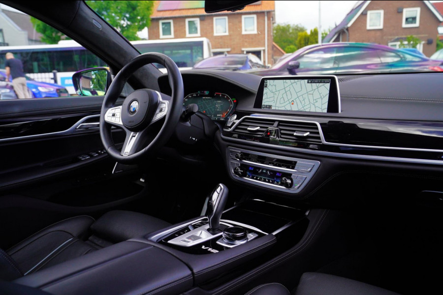 BMW 7 Serie M760Li xDrive High Executive | Massage | TV | Koelbox | HuD | BMW Drive Assisted | 360 cam | Stoelkoeling | Bowers |