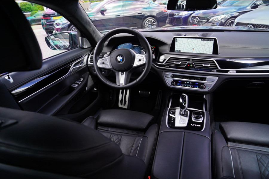 BMW 7 Serie M760Li xDrive High Executive | Massage | TV | Koelbox | HuD | BMW Drive Assisted | 360 cam | Stoelkoeling | Bowers |