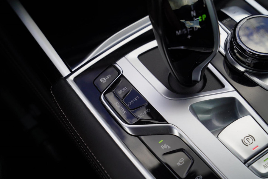 BMW 7 Serie M760Li xDrive High Executive | Massage | TV | Koelbox | HuD | BMW Drive Assisted | 360 cam | Stoelkoeling | Bowers |