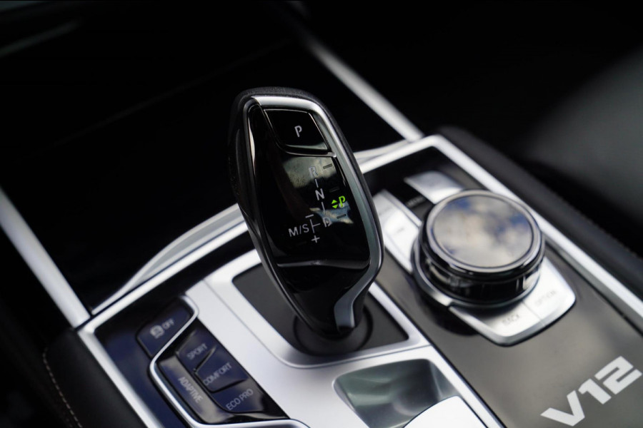 BMW 7 Serie M760Li xDrive High Executive | Massage | TV | Koelbox | HuD | BMW Drive Assisted | 360 cam | Stoelkoeling | Bowers |
