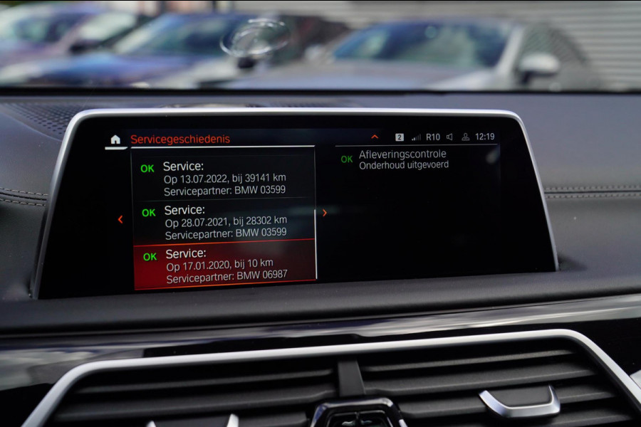 BMW 7 Serie M760Li xDrive High Executive | Massage | TV | Koelbox | HuD | BMW Drive Assisted | 360 cam | Stoelkoeling | Bowers |