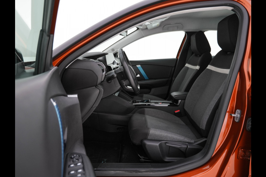 Citroën Ë-C4 Feel 50 kWh [ 3-Fase ] (INCL-BTW) *FULL-LED | DIGI-COCKPIT | CARPLAY | MICROFIBRE-COMFORT-SEATS | ECC | LANE-ASSIST | PDC | CRUISE | 18''ALU*