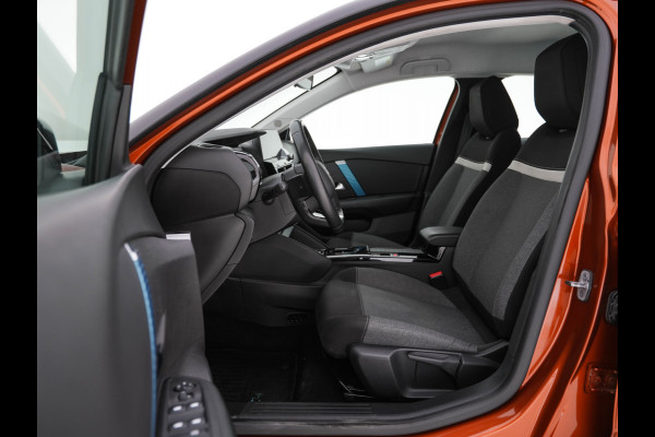 Citroën Ë-C4 Feel 50 kWh [ 3-Fase ] (INCL-BTW) *FULL-LED | DIGI-COCKPIT | CARPLAY | MICROFIBRE-COMFORT-SEATS | ECC | LANE-ASSIST | PDC | CRUISE | 18''ALU*