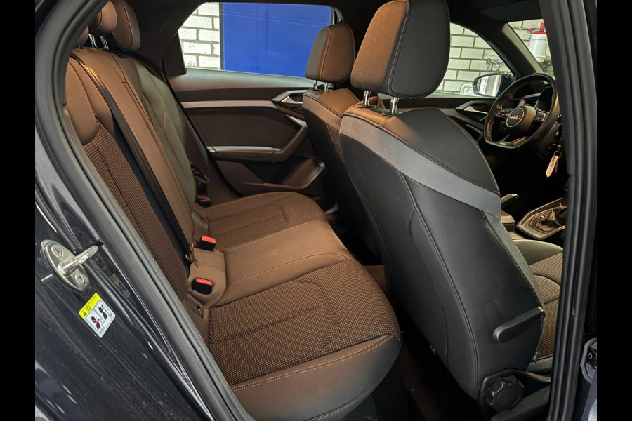Audi A1 SPORTBACK 25 TFSI S line automaat