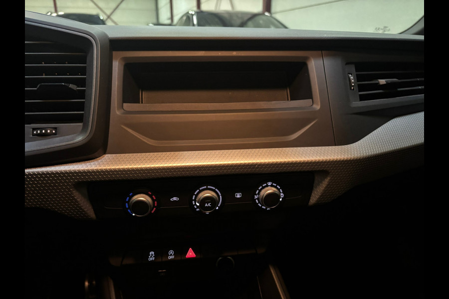 Audi A1 SPORTBACK 25 TFSI S line automaat