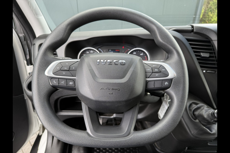 Iveco Daily 35S14 2.3 D / PICK UP MET LANGE BAK / 7 PERSOONS DUBBELE CABINE / 10.360 KM / AIRCO / CRUISE / NAVI / 3.5 TONS TREKHAAK