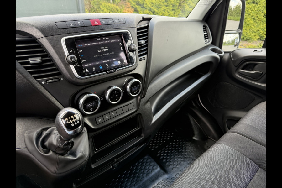 Iveco Daily 35S14 2.3 D / PICK UP MET LANGE BAK / 7 PERSOONS DUBBELE CABINE / 10.360 KM / AIRCO / CRUISE / NAVI / 3.5 TONS TREKHAAK