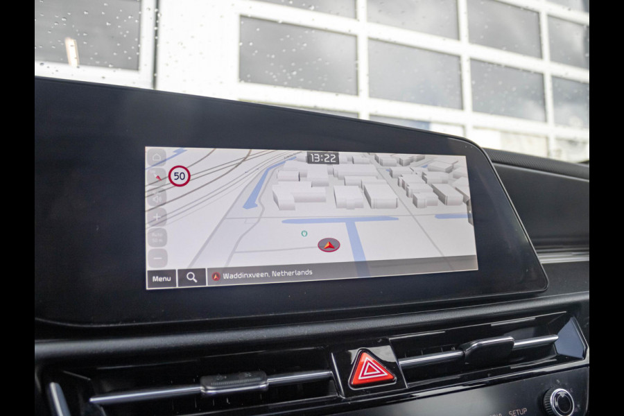 Kia Niro EV Light Edition 64.8 kWh | Navigatie | Achteruitrijcamera | Airco | Cruise control Adaptieve |