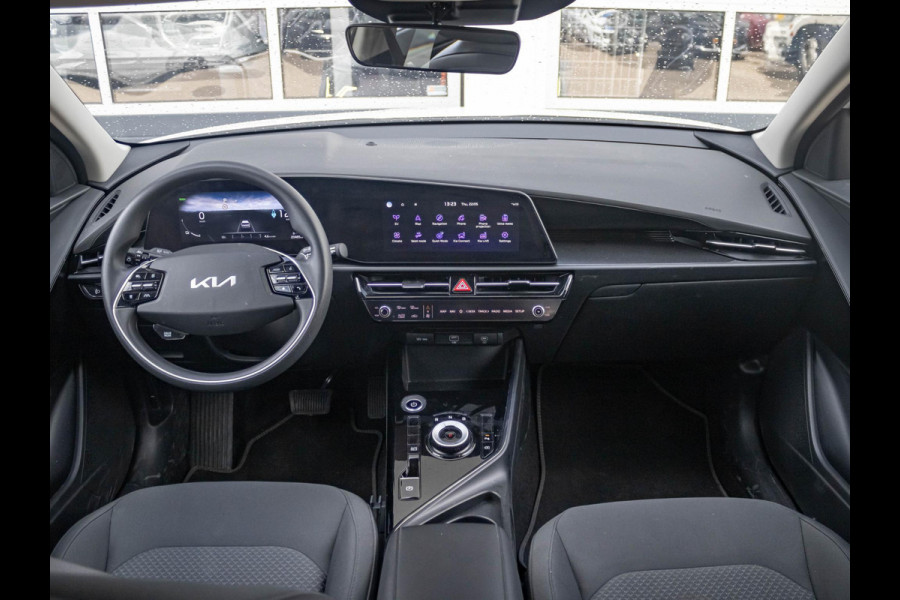 Kia Niro EV Light Edition 64.8 kWh | Navigatie | Achteruitrijcamera | Airco | Cruise control Adaptieve |