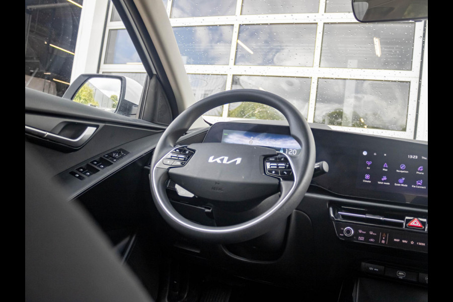Kia Niro EV Light Edition 64.8 kWh | Navigatie | Achteruitrijcamera | Airco | Cruise control Adaptieve |
