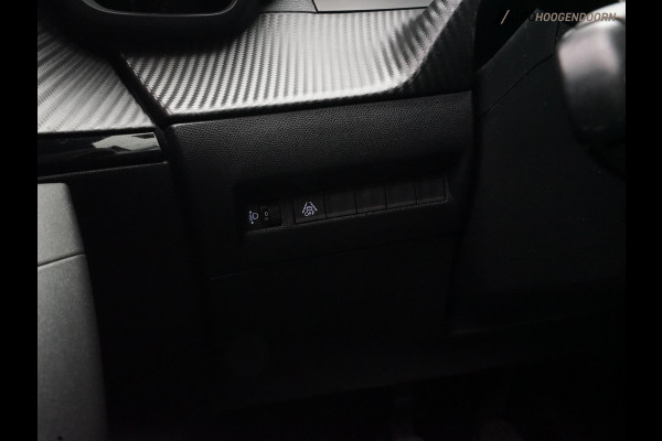 Peugeot 2008 1.2 PureTech Allure Pack (APPLE CARPLAY,LED VERLICHTING,CAMERA,CLIMATE,CRUISE,SPORTSTOELEN,LM-VELGEN,TOPCONDITIE)