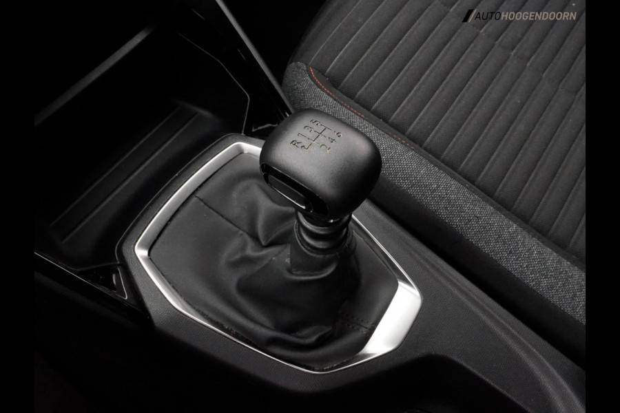 Peugeot 2008 1.2 PureTech Allure Pack (APPLE CARPLAY,LED VERLICHTING,CAMERA,CLIMATE,CRUISE,SPORTSTOELEN,LM-VELGEN,TOPCONDITIE)
