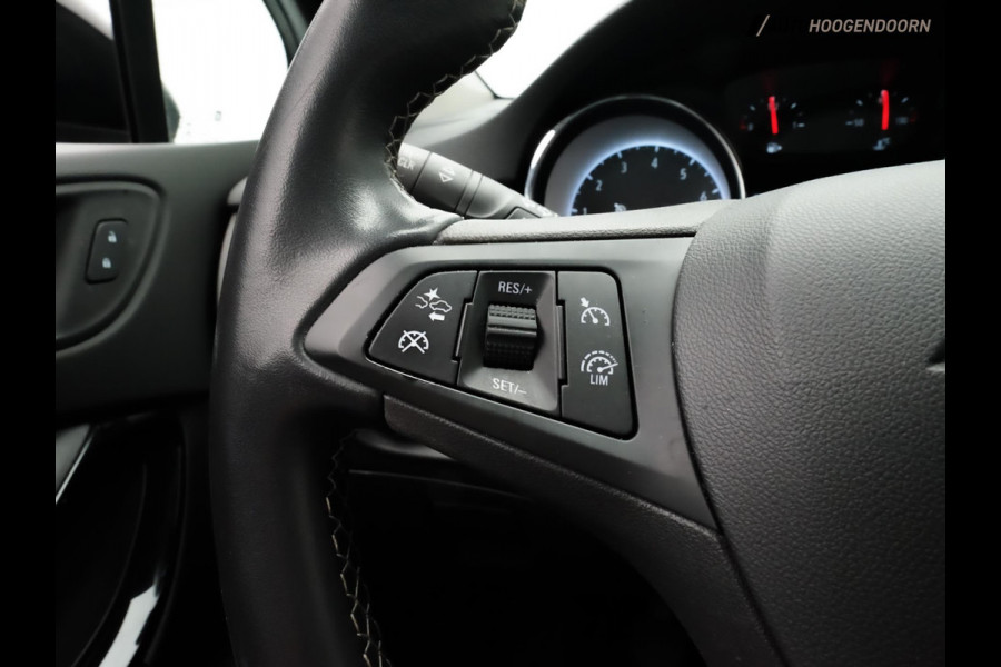 Opel Astra 1.2 Design & Tech (APPLE CARPLAY,LED,DODEHOEK,CAMERA,PARKEERSENSOR,COMFORT-STOELEN,LEDER,ADAPTIVE CRUISE,LM-VELGEN)